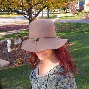 FELT HAT Fun and Floppy